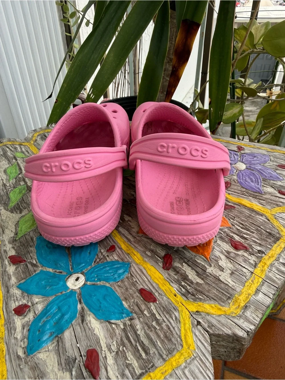 CROCS Kids Clog in Bright Pink